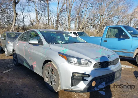 2020 Kia Forte Lxs z USA, uszkodzony, nr VIN 3KPF24AD8LE201265